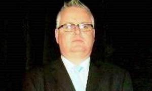 Безробітний британець рекламує себе на аукціоні