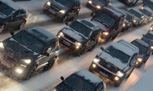 П’яний даішник заснув у своєму «Range Rover» посеред дороги