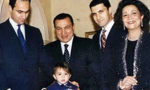 Дружина і син колишнього президента Єгипту Мубарака повернулися до столиці