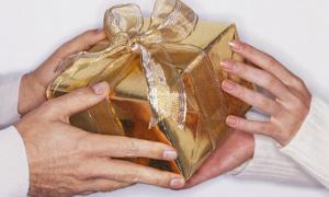 Чого не варто дарувати коханій на 8 Березня