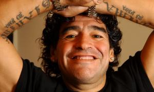 Марадона вчить українську мову і збирається до нас на Євро-2012