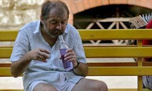 Вчені шоковані: помірковані п’янички живуть довше, ніж непитущі
