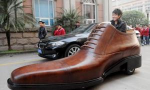 Китайці виготовили електроавто у вигляді черевика