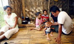 Хлопець із Філіппін хоче потрапити в Книгу рекордів Гіннеса як найменша людина у світі 