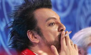 Філіп Кіркоров став покурювати