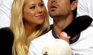 Курнікова та Іглесіас чекають первістка