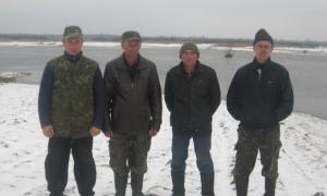 Чоловіка, який провалився під лід, врятували односельчани