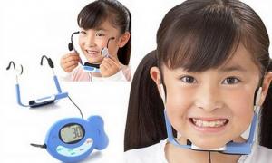 В Японії придумали пристрій, який заставляє дітей сміятися