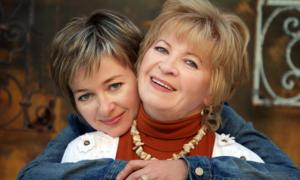 У 32 роки жінки стають схожими на своїх матерів