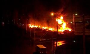 В Росії зазнав аварії бензовоз. Згоріло 40 автомобілів