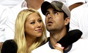 Енріке Іглесіас заявив, що Курнікова — його дружина