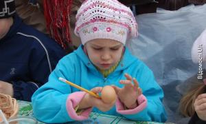 У центрі Луцька вчили писанкарству