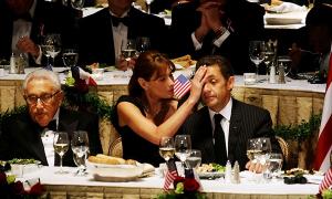 Дружина Саркозі народить йому четверту дитину