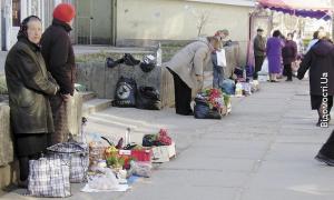 Стихійні торговці просять облаштувати їм ринок на «Ювілейному»