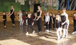 Дітей та працівників із «Естета» виганяти не будуть