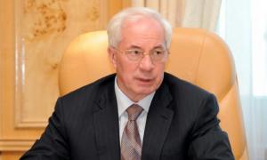 Азаров каже, що доходи і купівельна спроможність українці зростають