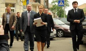 Юлія Тимошенко пішла з суду, бо не хоче «брати участь у фарсі»