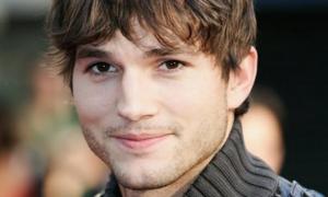 Ештона Катчера запросили у «Дві з половиною людини» замість Чарлі Шина