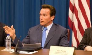 Шварценеггер розлучився через позашлюбного сина