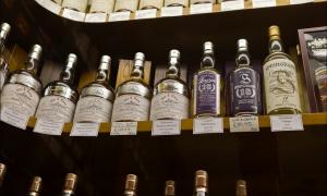 Українці купують менше алкогольних напоїв