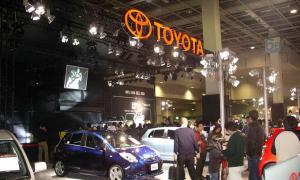 Виробництво і експорт японських автомобілів зменшилися на понад 60%