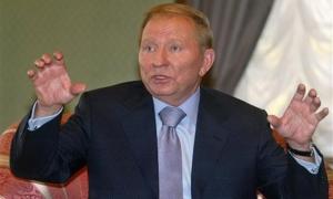 Леонід Кучма просить відпустити його до Франції