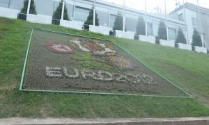 У Харкові логотип Євро-2012 висадили квітами