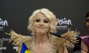 Міка Ньютон отримала 3400 гривень від Кабміну