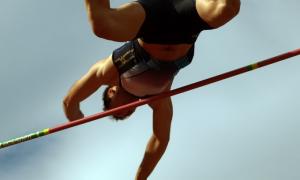 Посеред Києва змагатимуться стрибуни з жердиною 