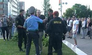 Під час акцій протесту в Білорусі затримали 450 мітингувальників і дипломата