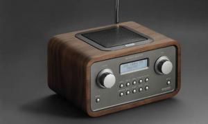 «Найщасливішим» ЗМІ Британії стало радіо