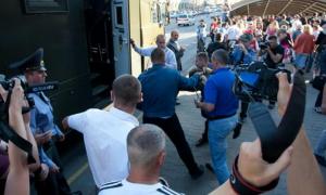 У Білорусі судитимуть понад сотню учасників мовчазних протестів