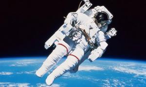 Усі космонавти світу провели в космосі понад століття