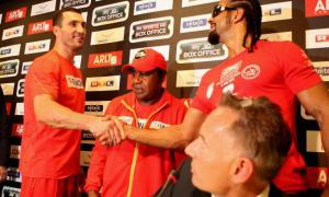 Девід Хей, переклавши провину за свою поразку на зламаний палець, хоче реваншу