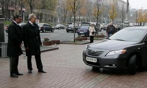 Від продажу автомобілів Литвина і його попередників Рада отримала мільйон