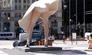 В Америці з’явилася гігантська скульптура Мерилін Монро