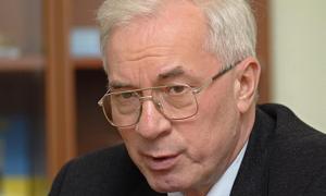 Азаров хоче відмовитись від нових кредитів