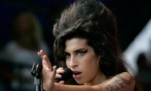 Основні версії смерті Емі Вайнхаус — передозування і суїцид