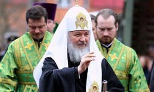 Патріарха Кирила зустріли в Києві з гаслами «Московським попам ганьба»