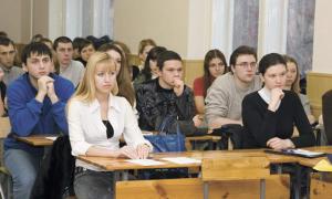 Об’єднання професійно-технічних закладів не передбачає їх закриття