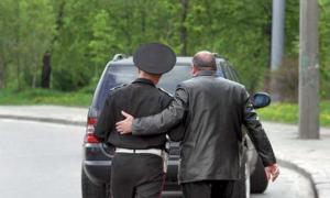 Майже половина водіїв дають хабар за права