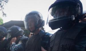 "Беркут" прибув до пікетувальників біля печерського районного суду