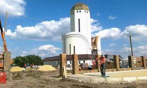 Біля церкви в Пересопниці будують фортецю  