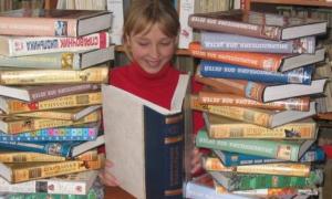 Азаров доручив здешевити українські книги
