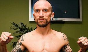 Британський кікбоксер отримав смертельну травму в бою