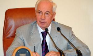 Азаров перевтомлений, але це нормально при його роботі