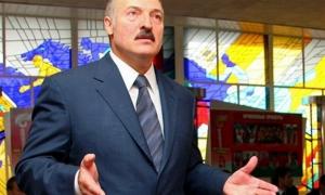 Лукашенко пообіцяв стабілізувати валютний ринок і не заморожувати вклади білорусів