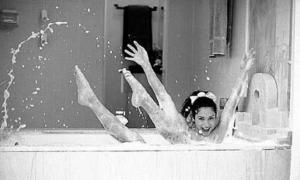 Гарячу воду лучанам до 4 вересня не відключатимуть