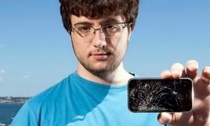 Компанія «Apple» візьме на роботу свого заклятого ворога