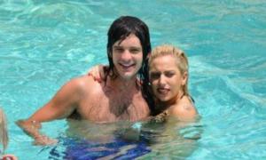 Lady GaGa запрошує фанів на весілля